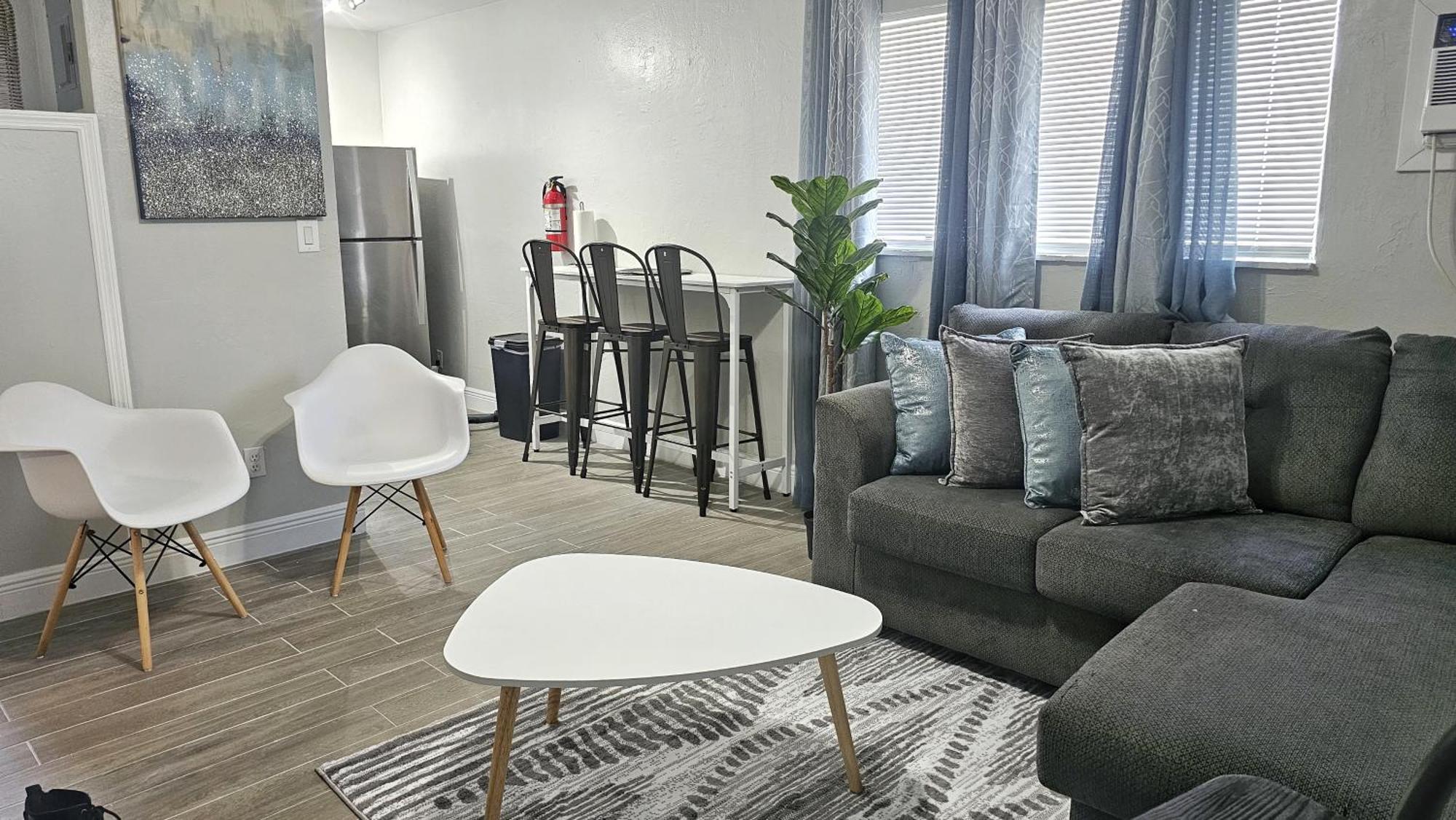 Big Tv Apartment 5 Miles From Hard Rock Casino ハリウッド エクステリア 写真